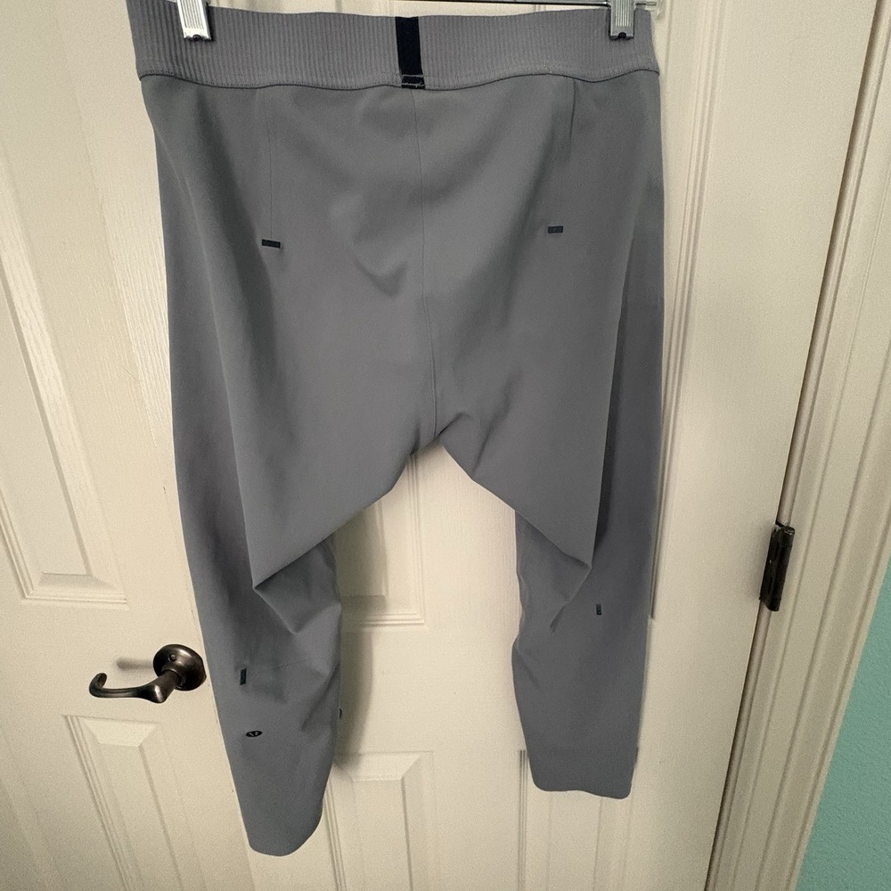 Lululemon Men's License to Train Tight 21" size XL grey - Picture 4 of 11